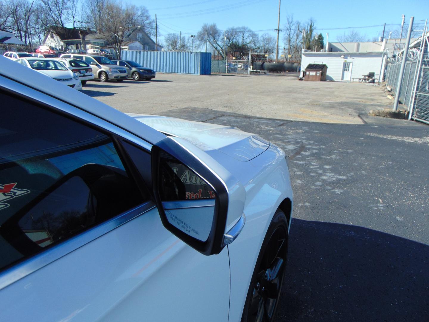 2014 Silver Chevrolet Equinox (2GNFLFEK1E6) with an 4-Cyl 2.4 Liter engine, Automatic, 6-Spd transmission, located at 2105 Dixie Hwy, Louisville, KY, 40210, (502) 772-3333, 38.220932, -85.795441 - Photo#7